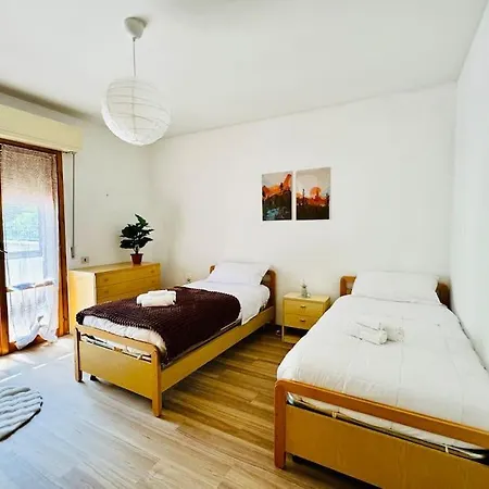 Frasassi With Terrace And Garage 아파트