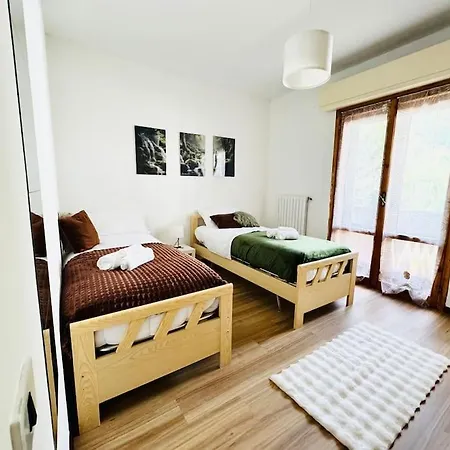 Frasassi With Terrace And Garage 아파트