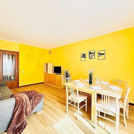 아파트 Frasassi With Terrace And Garage