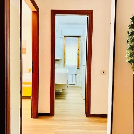 Frasassi With Terrace And Garage 아파트