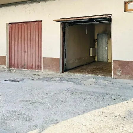 아파트 Frasassi With Terrace And Garage *