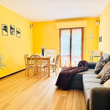 아파트 Frasassi With Terrace And Garage