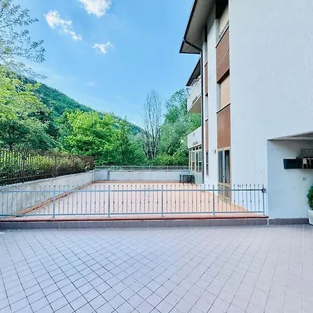 아파트 Frasassi With Terrace And Garage Falcioni